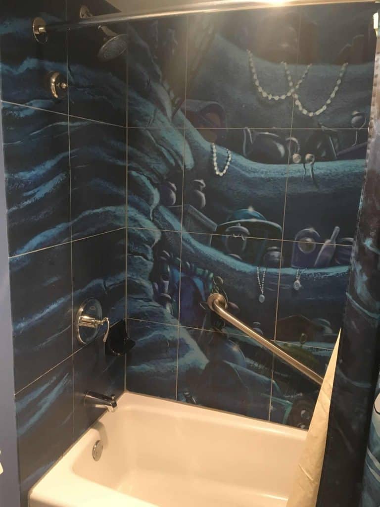 Shower bath inside the Art of Animation Little Mermaid room