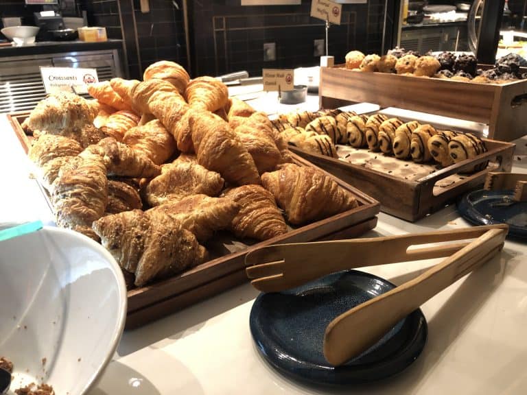 Honest Ale and Compass Breakfast Review 2023