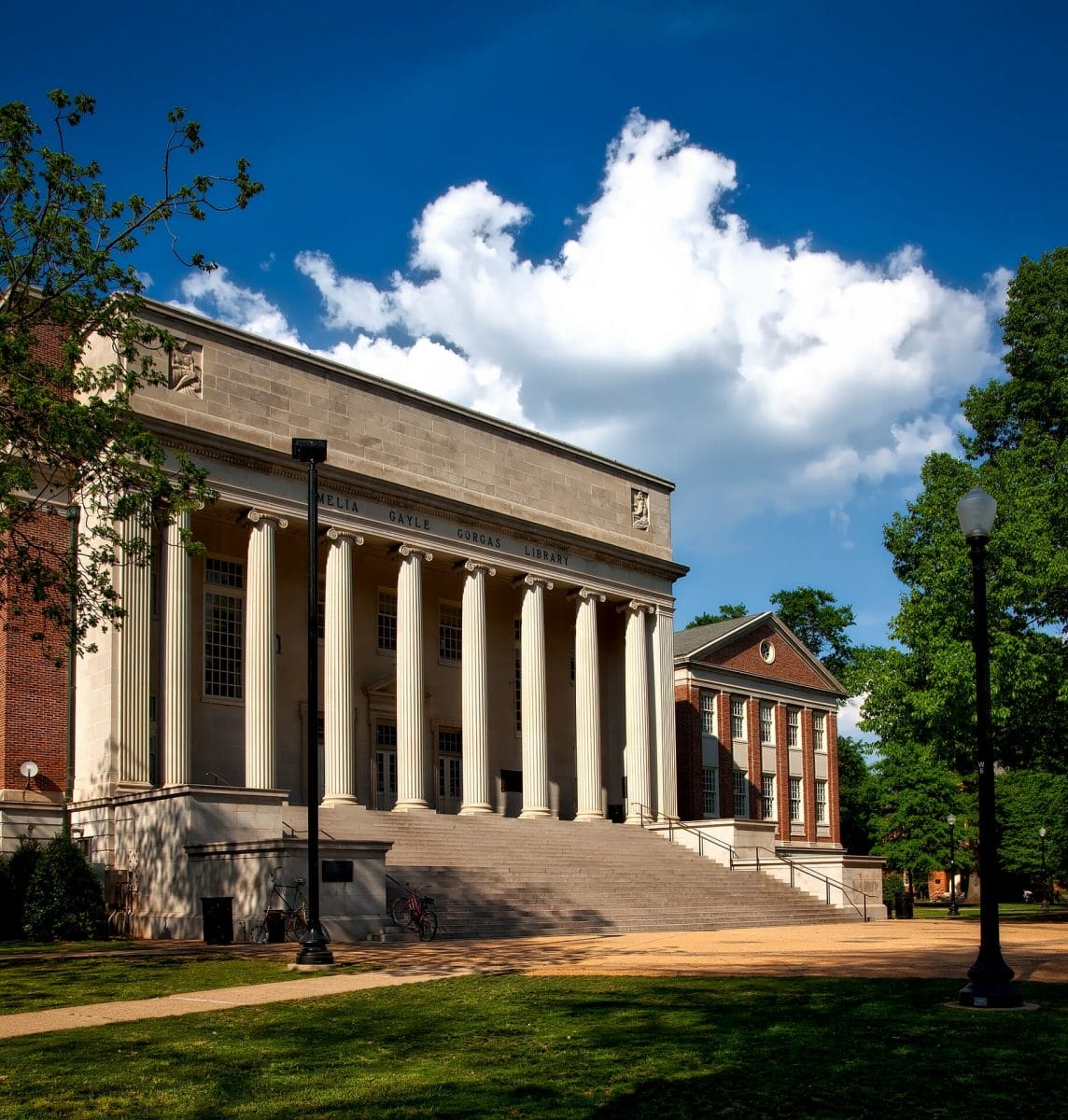 Building with tall columns at University of Alabama Tuscaloosa