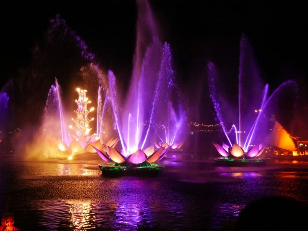 Animal Kingdom evening light and water show, Rivers of Light