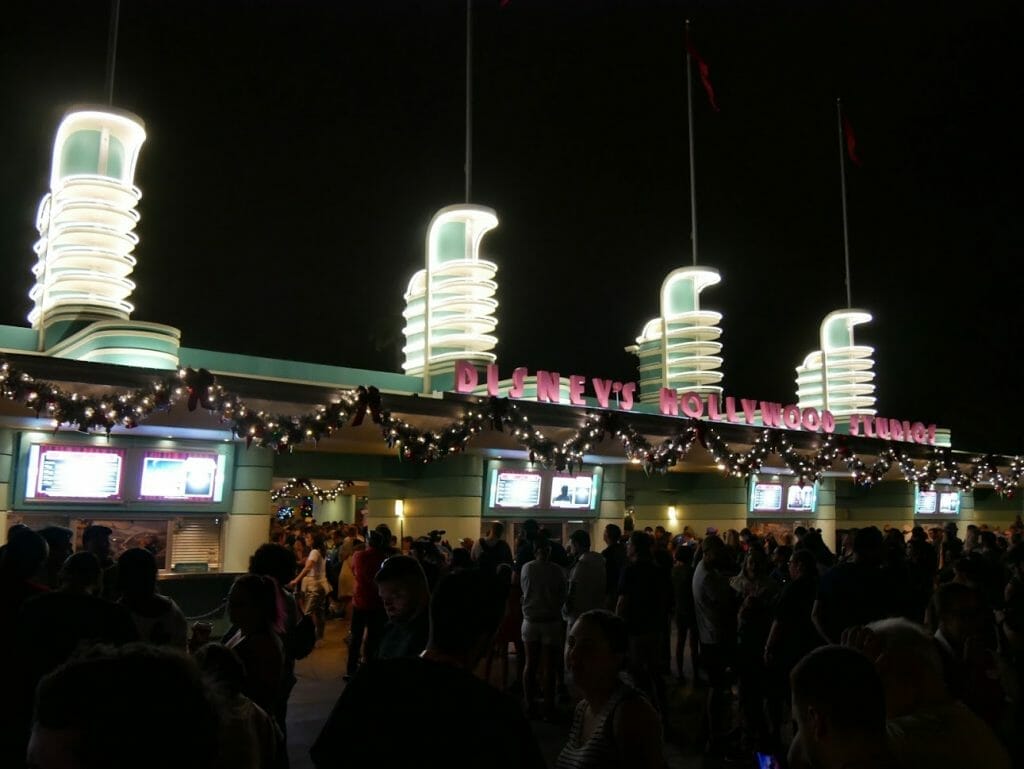A line outside the entrance to Hollywood Studios very early in the morning