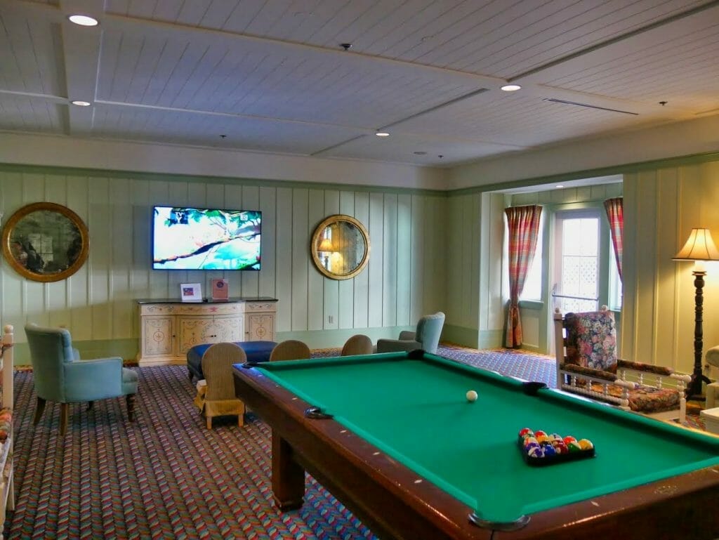 A pool table and TV inside the Disney Vacation Club area of Beach Club Villas