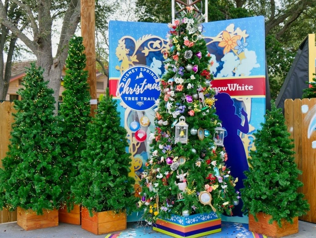 A Snow White Christmas tree decorated with Snow White decorations