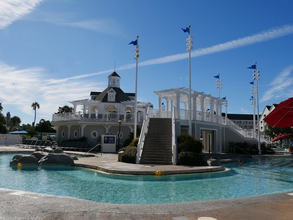 are yacht club and beach club connected