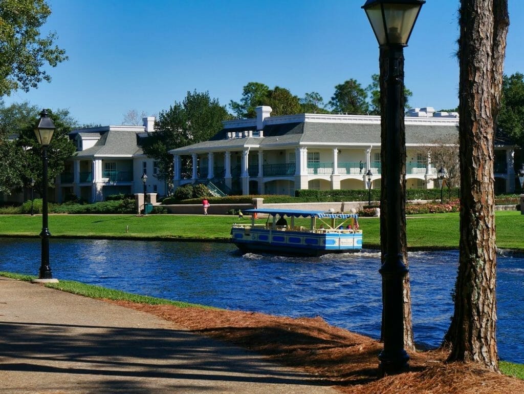 Free Sassagoula River Cruise boat going along river at Port Orleans Riverside Disney World