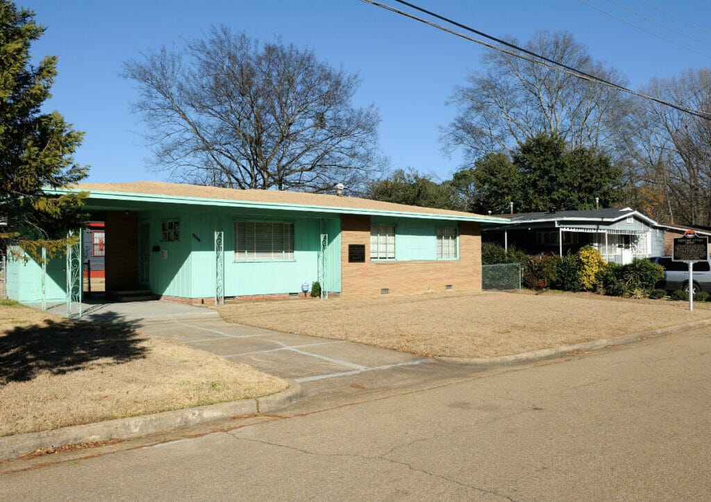 exterior of medger evers home