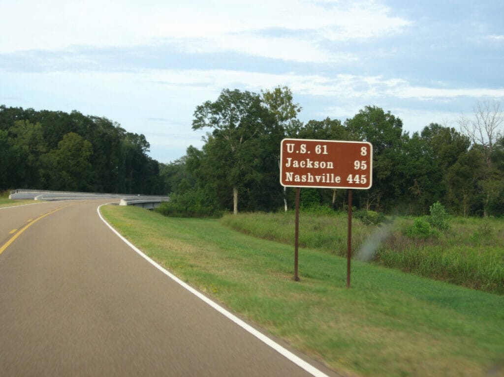 natchez trail sign