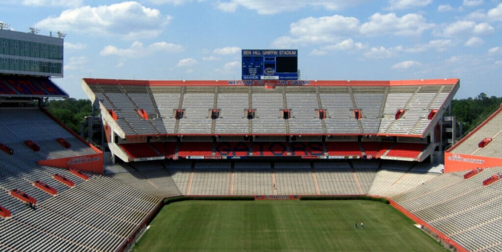 This image has an empty alt attribute; its file name is Florida-Gators-stadium-1024x515.jpg