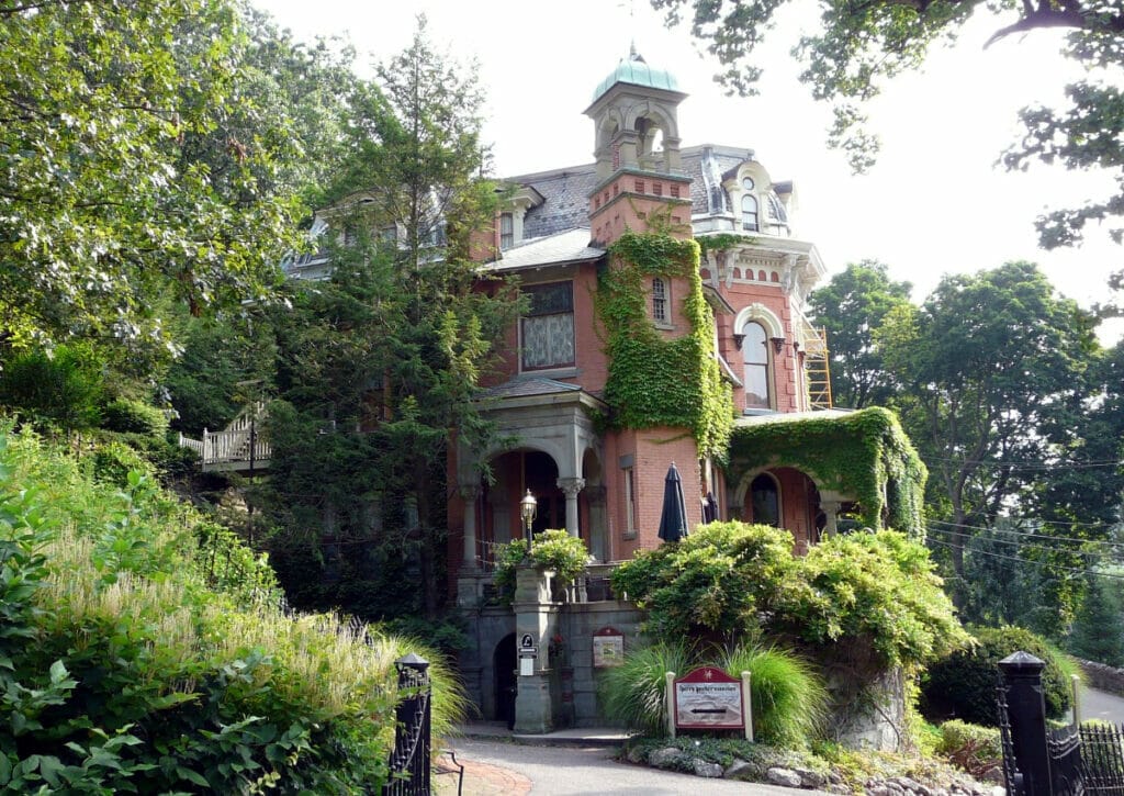 Harry Packer Mansion 