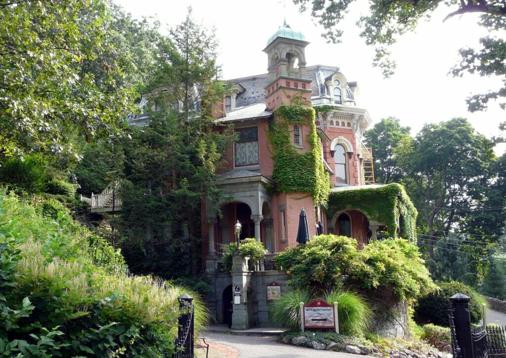 Harry Packer Mansion