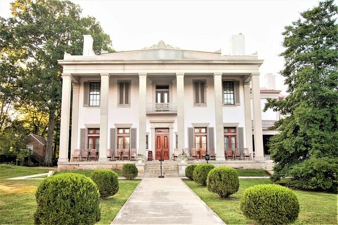 Belle Meade, alone in Nashville 