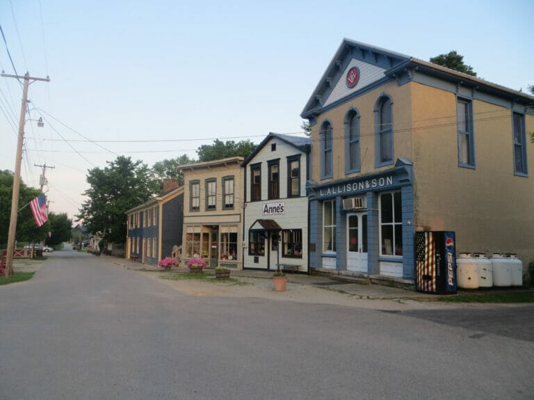 17 Charming Small Towns in Indiana that You Need to Visit (2024)