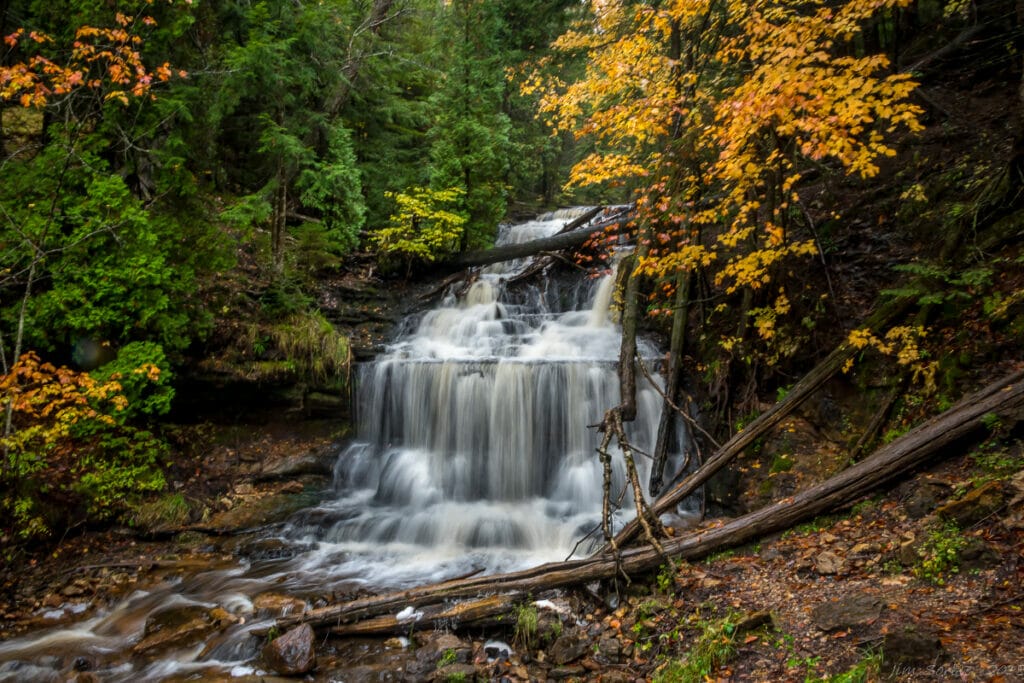 tourist towns in michigan