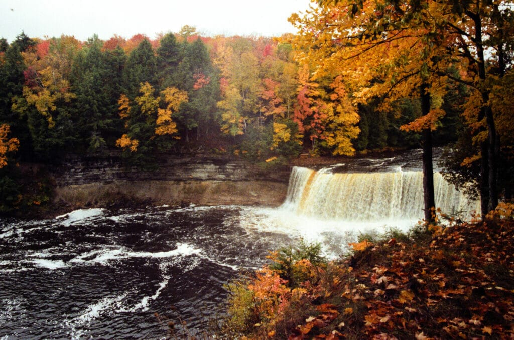 tourist towns in michigan