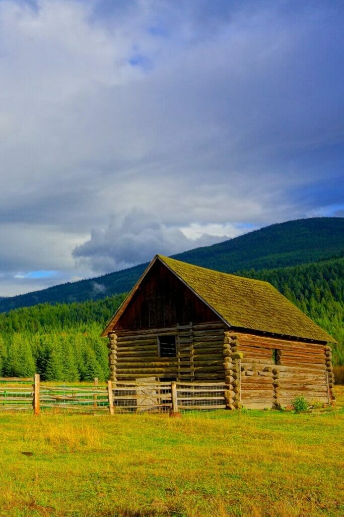 Idaho barn in nature