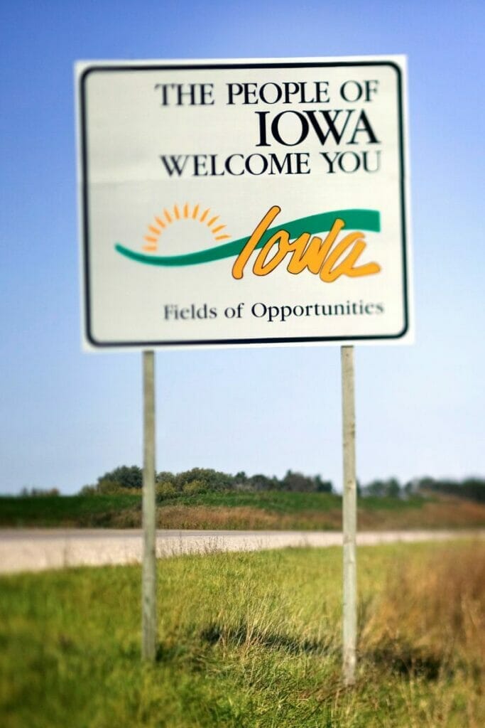 Iowa welcome sign 