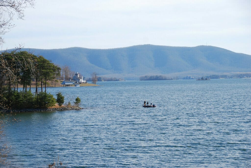 Smith Mountain Lake 