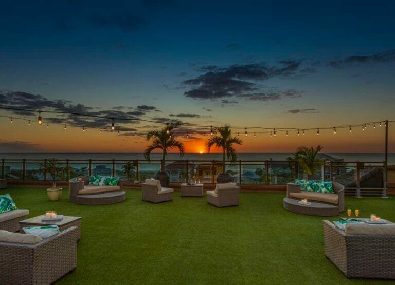 11 Best Rooftop Bars & Restaurants in St. Pete (great views!)