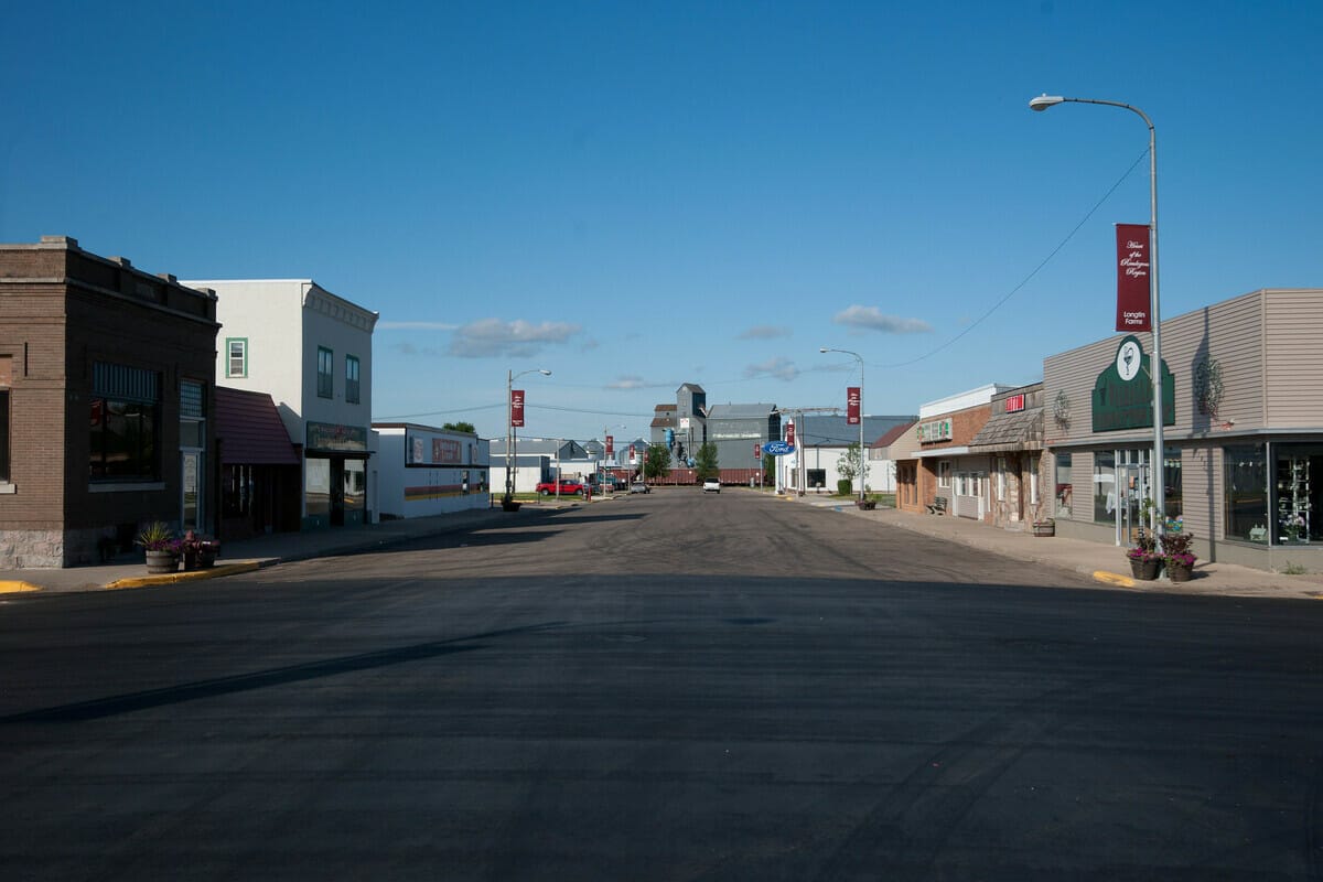 21 Charming Small Towns in North Dakota (2024)