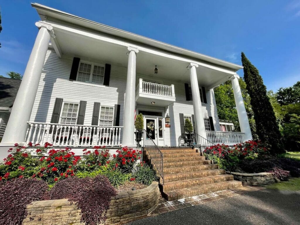Exterior of the Bama Bed and Breakfast in Tuscaloosa, Alabama.